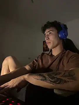 gojo satoru 18 online show from 12-16-25, 06:28