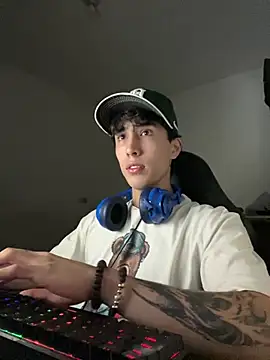 gojo satoru 18 online show from 04-17-26, 02:36