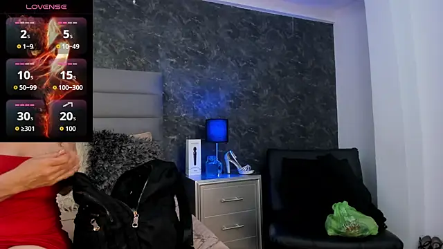 Snapshot of Bella_Evans_ chatting on 04-30-26, 12:34 Bella Evans online show from 04-30-26, 12:34