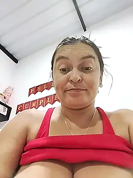 Snapshot of Horny-Mommy-Dirty chatting on 10-11-25, 02:45 Horny-Mommy-Dirty online show from 10-11-25, 02:45