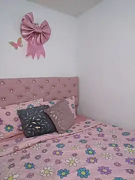 Snapshot of Clarigil chatting on 02-13-26, 10:37 Clarigil online show from 02-13-26, 10:37