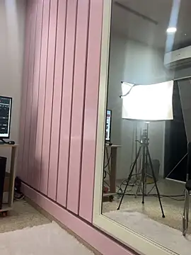 GabrielaLugo online show from 12-17-25, 11:37