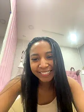 Snapshot of GabrielaLugo chatting on 10-08-25, 11:34 GabrielaLugo online show from 10-08-25, 11:34
