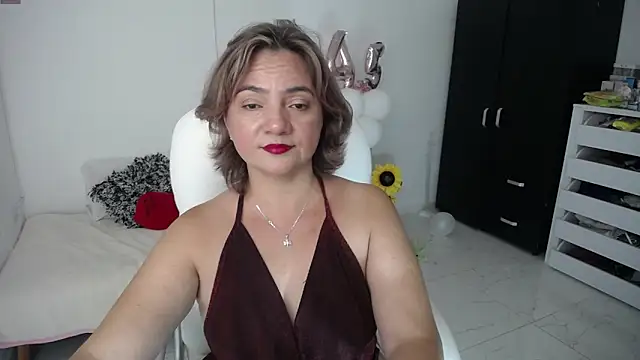 Snapshot of Chiraz_hasnaa chatting on 01-21-25, 02:00 Chiraz hasnaa online show from 01-21-25, 02:00