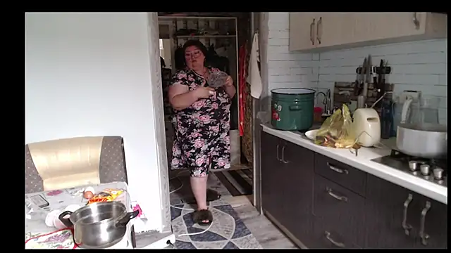 Snapshot of Goddess57 chatting on 06-06-26, 08:19 Goddess57 online show from 06-06-26, 08:19