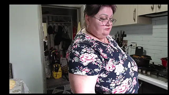 Snapshot of Goddess57 chatting on 05-28-26, 11:05 Goddess57 online show from 05-28-26, 11:05