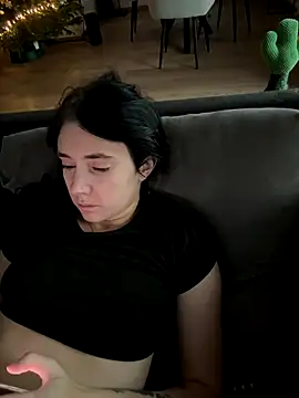 Lena Lang online show from 12-14-25, 01:28