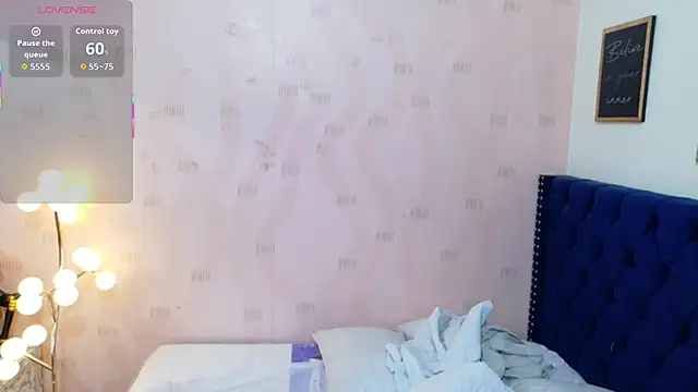 Snapshot of Beautifulskinny18 chatting on 05-08-26, 08:23 Beautifulskinny18 online show from 05-08-26, 08:23