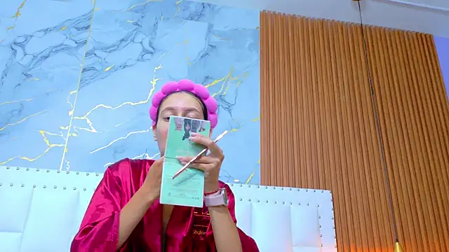 Beautifulskinny18 online show from 09-14-25, 08:09