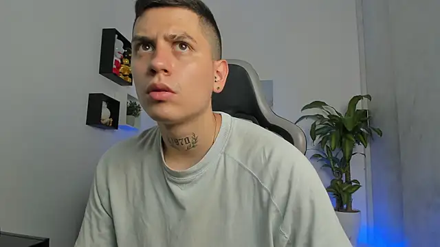 Yeiko Romero  online show from 09-13-25, 07:03