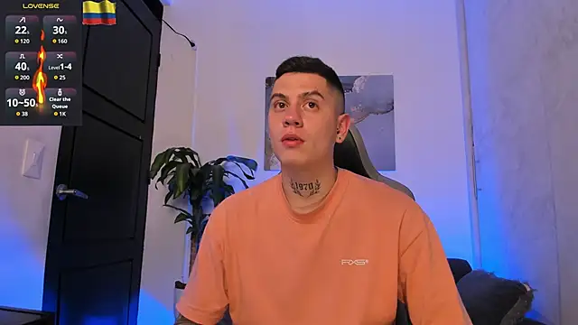 Yeiko Romero  online show from 11-30-25, 03:51