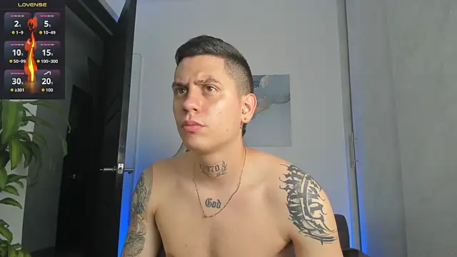 Yeiko Romero  online show from 09-30-25, 04:57