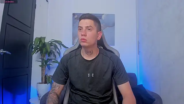 Yeiko Romero  online show from 11-21-25, 07:02