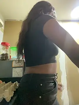 TIFFANYYSTAR online show from 11-03-25, 02:53