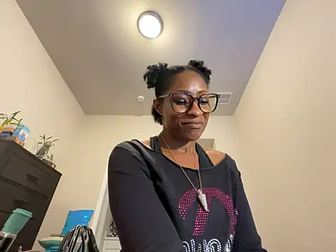 wynterheat online show from 10-24-25, 06:23