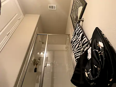 wynterheat online show from 12-15-25, 04:02