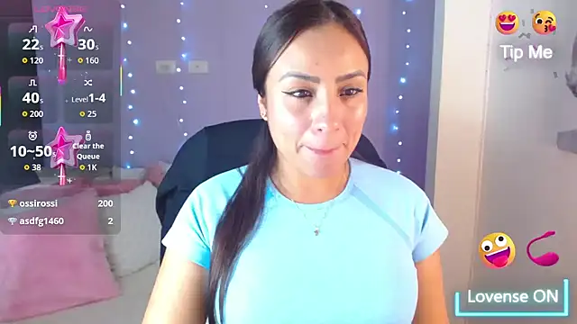 Snapshot of Paulina_627 chatting on 11-06-25, 02:43 Paulina 627 online show from 11-06-25, 02:43