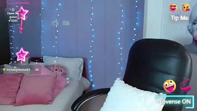 Snapshot of Paulina_627 chatting on 10-11-25, 04:08 Paulina 627 online show from 10-11-25, 04:08