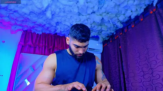 Rich boy01 online show from 05-19-26, 01:32