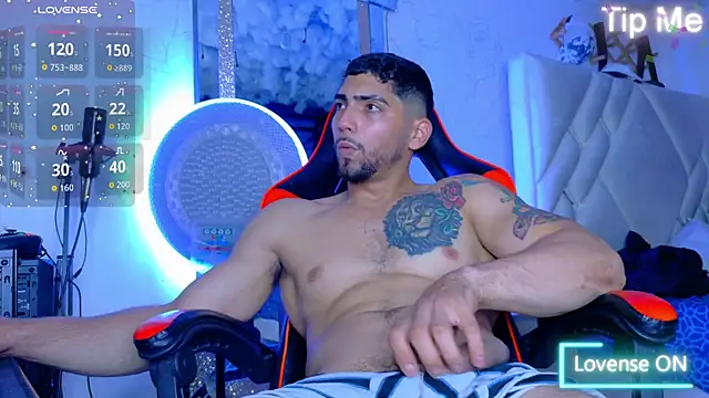 Rich boy01 online show from 11-17-25, 06:34