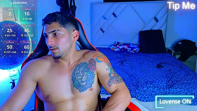 Snapshot of Rich_boy01 chatting on 09-10-25, 06:40 Rich boy01 online show from 09-10-25, 06:40