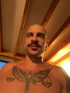 Snapshot of Greyoff chatting on 07-12-26, 08:31 Greyoff online show from 07-12-26, 08:31