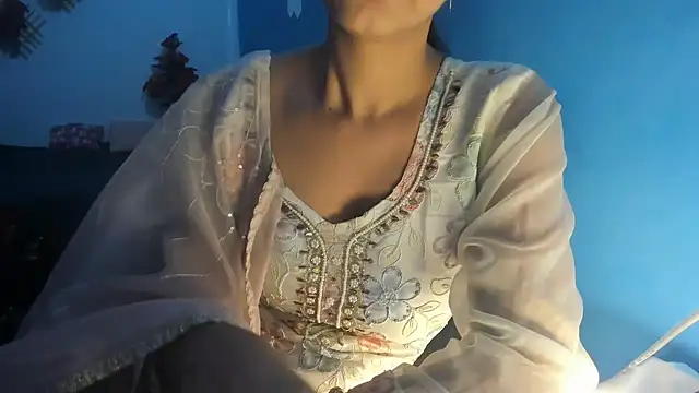 Snapshot of aarjulove chatting on 10-05-25, 12:07 aarjulove online show from 10-05-25, 12:07
