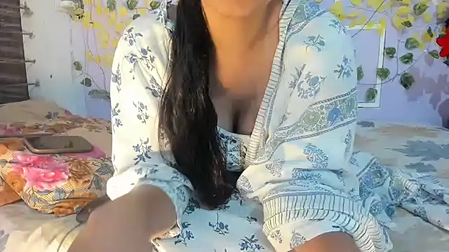 Snapshot of aarjulove chatting on 04-25-26, 01:41 aarjulove online show from 04-25-26, 01:41