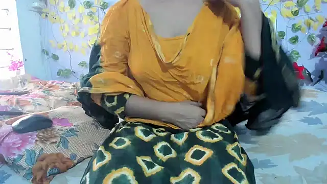 Snapshot of aarjulove chatting on 04-23-26, 10:55 aarjulove online show from 04-23-26, 10:55
