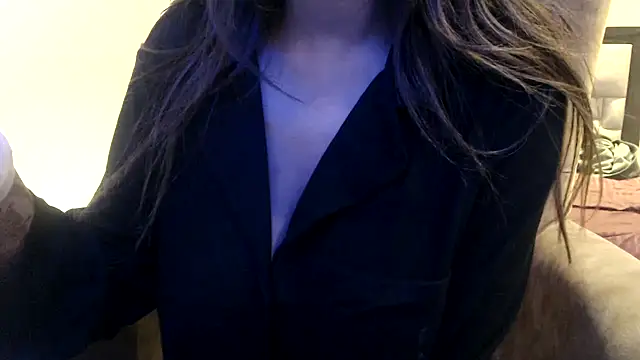 Snapshot of chhui_mui chatting on 02-06-25, 05:30 chhui mui online show from 02-06-25, 05:30