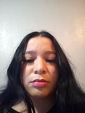 Leslydeleon23 online show from 12-14-25, 03:24