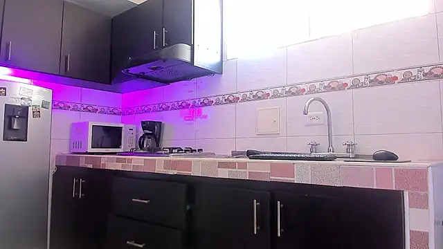 Emma-evans online show from 12-02-25, 02:52