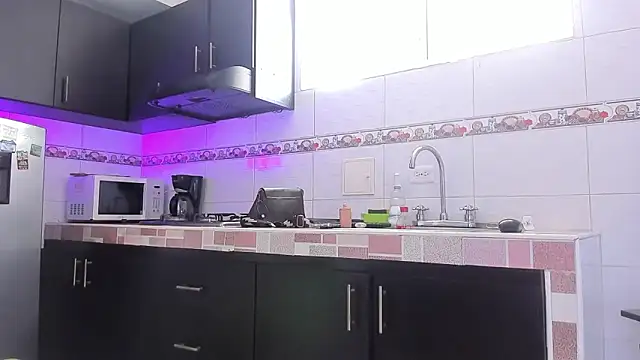 Emma-evans online show from 11-20-25, 02:18