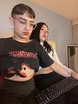 Snapshot of Zowi_Hottiee chatting on 03-01-25, 02:48 Zowi Hottiee online show from 03-01-25, 02:48