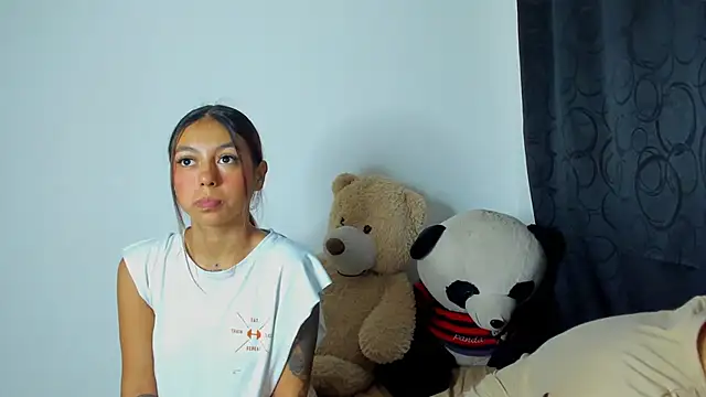 violet casper  online show from 02-09-25, 09:47