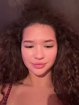 Snapshot of Denise_Garciia chatting on 01-21-25, 10:41 Denise Garciia online show from 01-21-25, 10:41