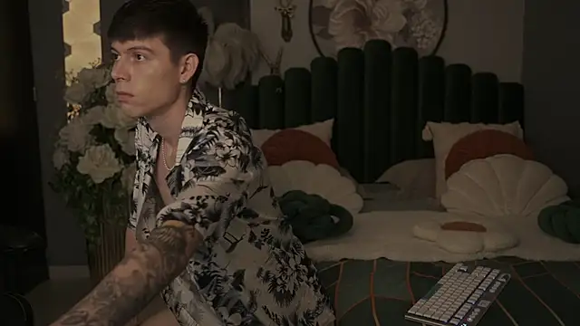 Snapshot of IsmaelRichardson chatting on 03-21-25, 05:02 IsmaelRichardson online show from 03-21-25, 05:02