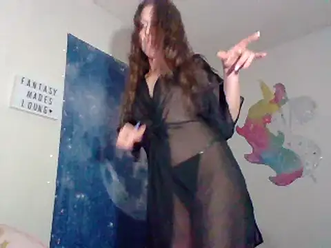 Snapshot of fantasymade69 chatting on 03-01-25, 06:03 fantasymade69 online show from 03-01-25, 06:03