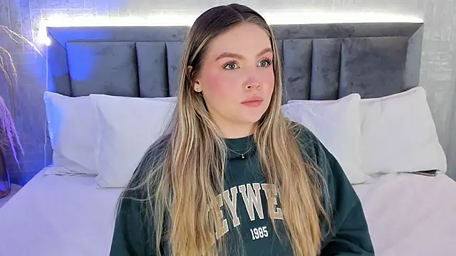 Snapshot of GaiaBaker chatting on 11-10-25, 01:38 GaiaBaker online show from 11-10-25, 01:38