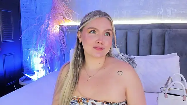 Snapshot of GaiaBaker chatting on 12-03-25, 01:43 GaiaBaker online show from 12-03-25, 01:43