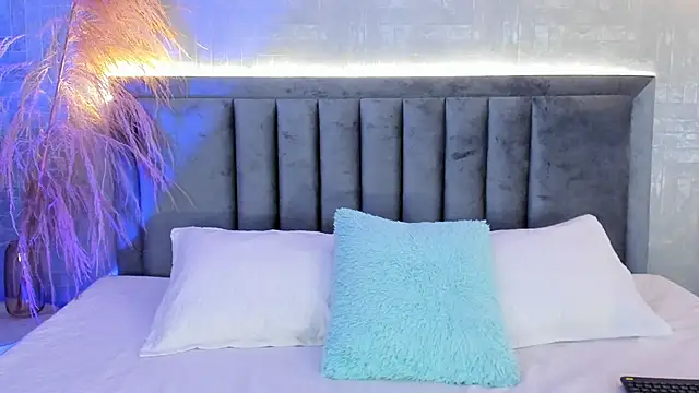 Snapshot of GaiaBaker chatting on 11-09-25, 03:38 GaiaBaker online show from 11-09-25, 03:38