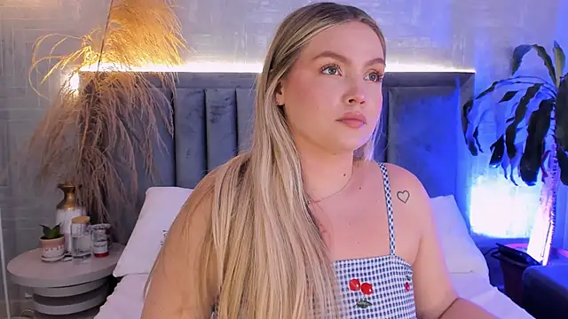 Snapshot of GaiaBaker chatting on 01-09-26, 04:47 GaiaBaker online show from 01-09-26, 04:47