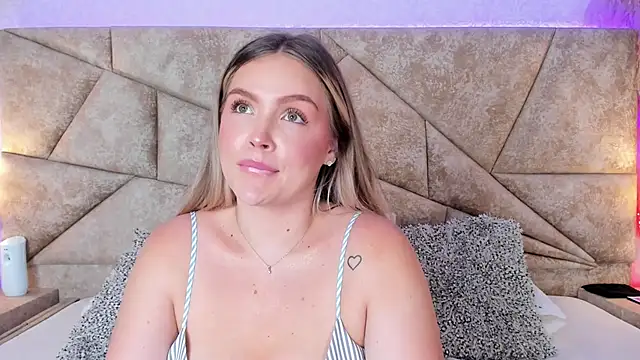 Snapshot of GaiaBaker chatting on 10-26-25, 04:40 GaiaBaker online show from 10-26-25, 04:40