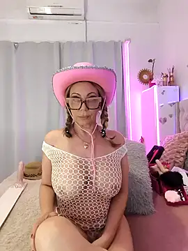 lolavalecuatro online show from 11-20-25, 05:24