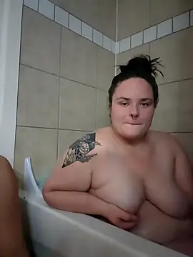 Snapshot of Plus-sizee-beauty chatting on 12-02-24, 03:21 Plus-sizee-beauty online show from 12-02-24, 03:21