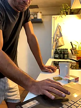 donnuozfutura online show from 09-26-25, 05:47