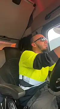 donnuozfutura online show from 12-31-24, 04:14