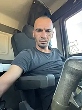 donnuozfutura online show from 11-11-25, 01:17