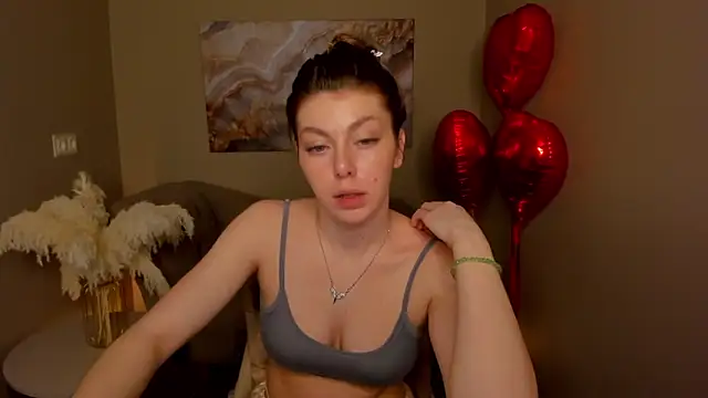 Snapshot of MollyMeltorr chatting on 02-07-26, 11:40 MollyMeltorr online show from 02-07-26, 11:40