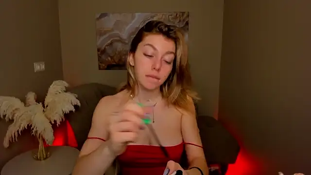 MollyMeltorr online show from 10-07-25, 06:14